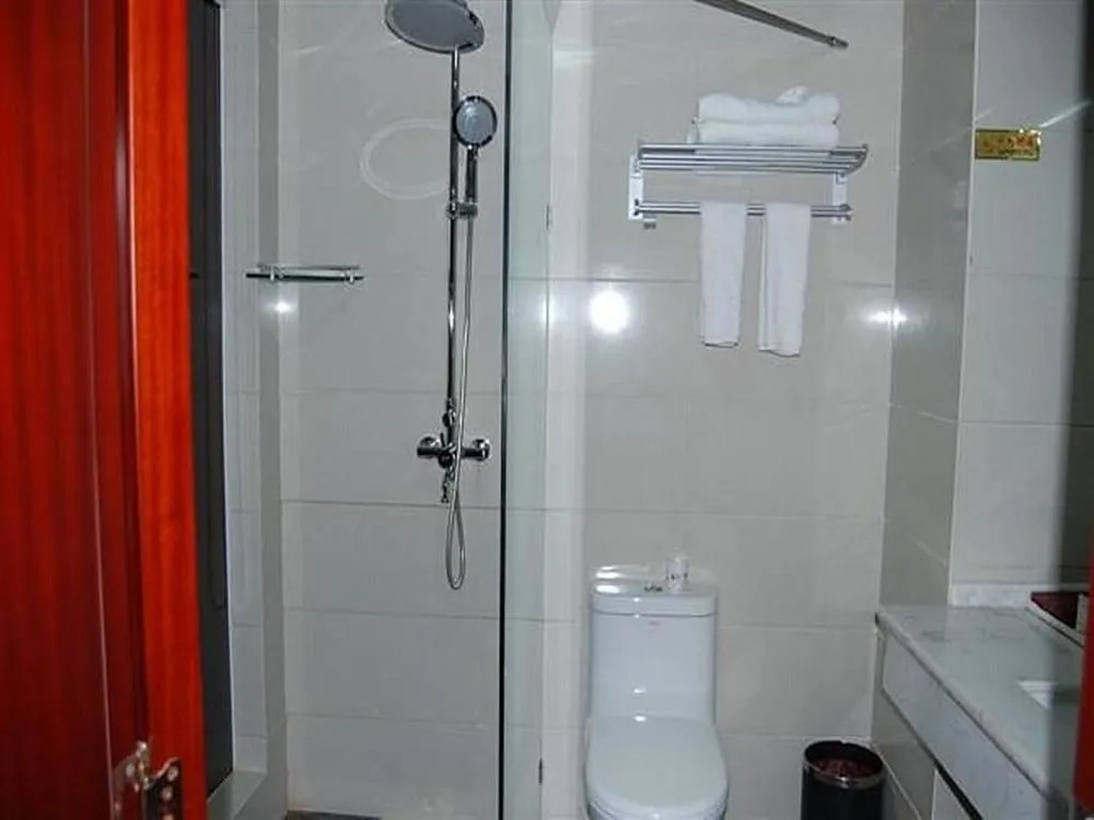 Golden Harbour Hotel