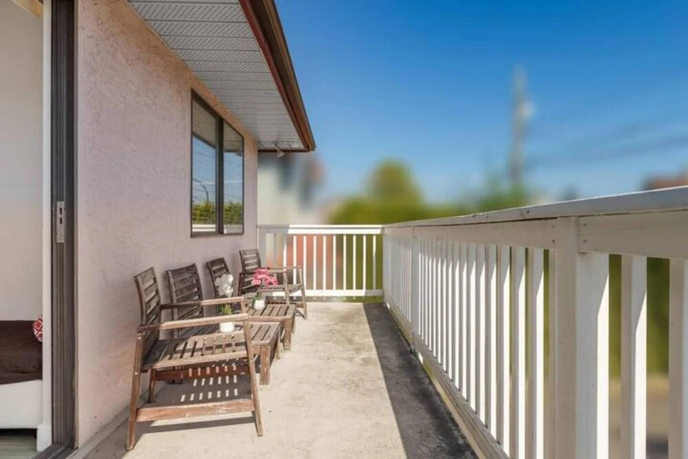 Huge 4 Bedroom Upper Suite