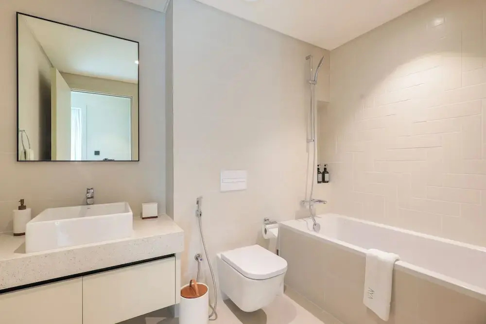 Aya - Exquisite Beachfront 1BR Living in Palm Jumeirah