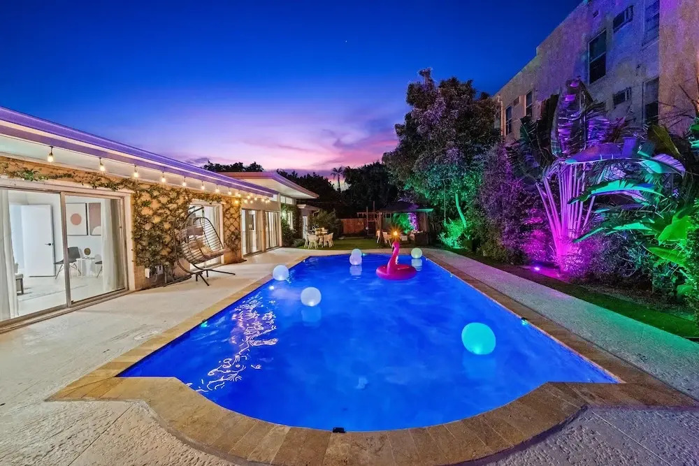 4BR Intracoastal Retreat With Pool, Games & More!