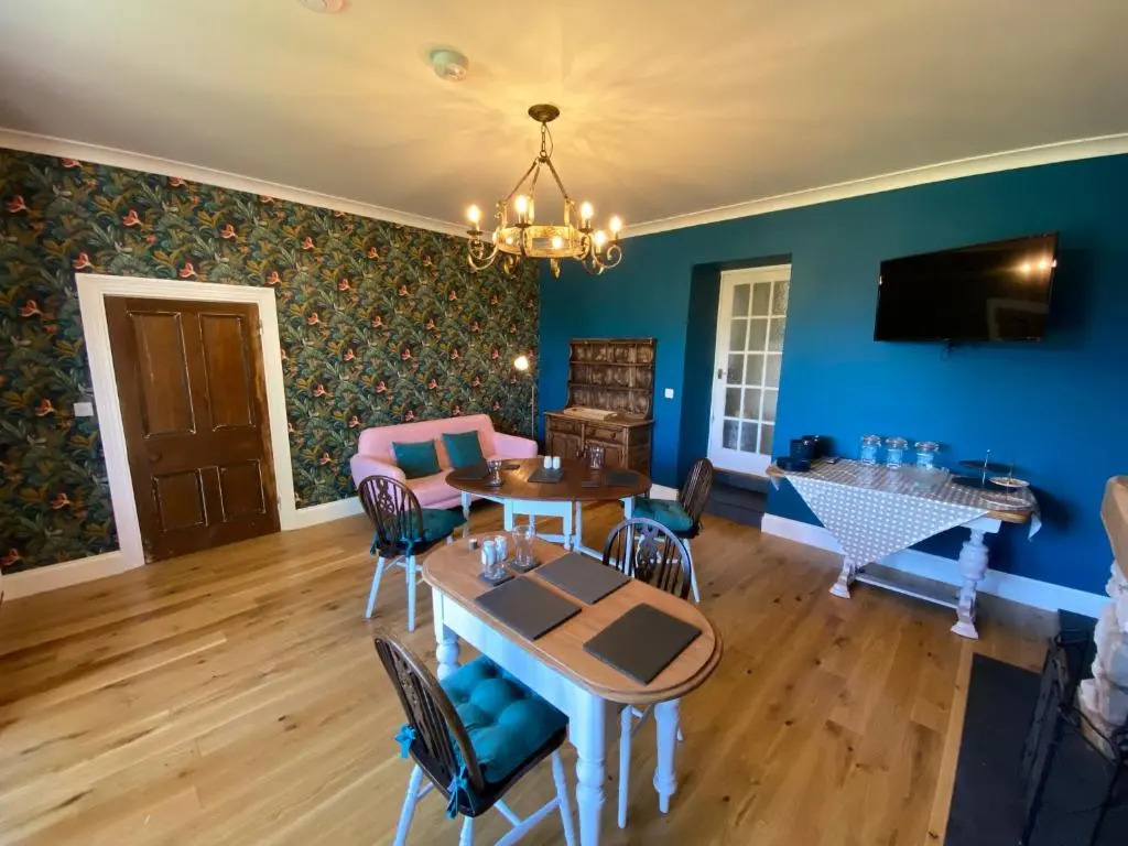 East Llanteg Guest House