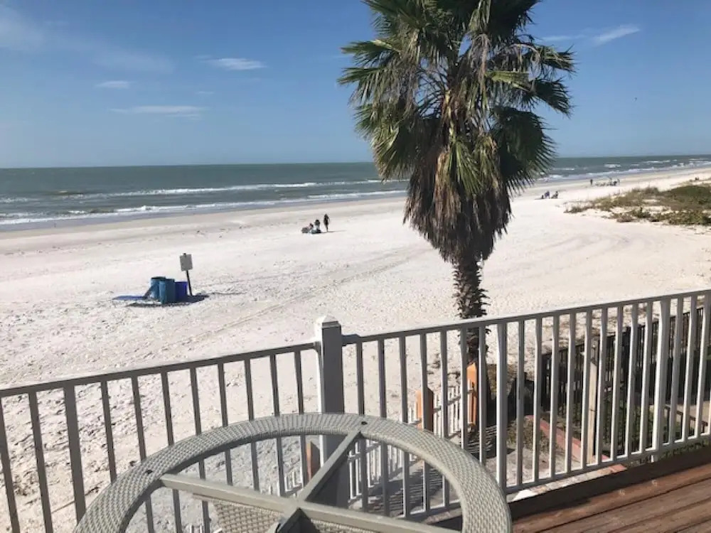 Misty Isles Redington Beachfront Suites 3 and 4