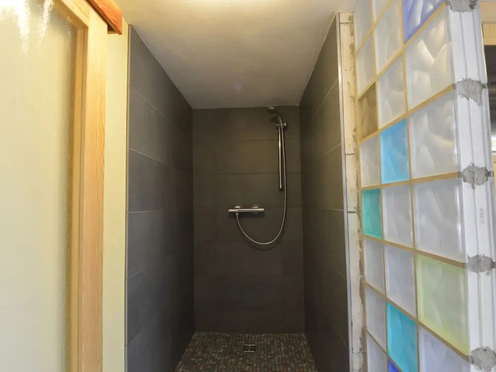 Apartment in Liege With Sauna & Hot Tub