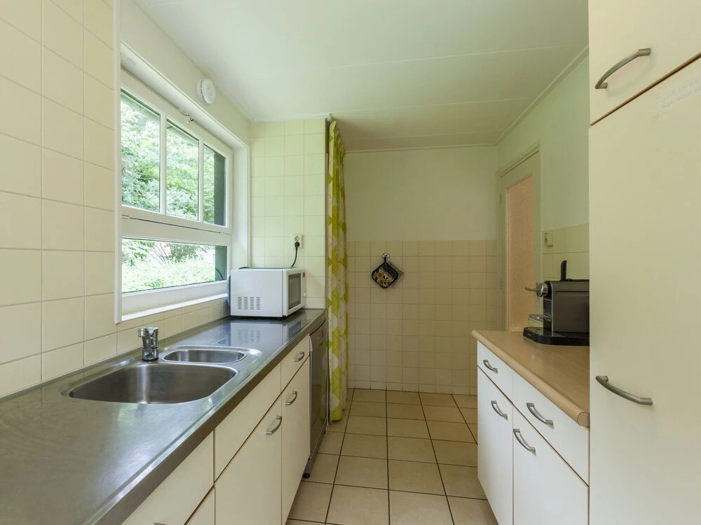 Attractive Holiday Home in Vrouwenpolder With Fenced Garden