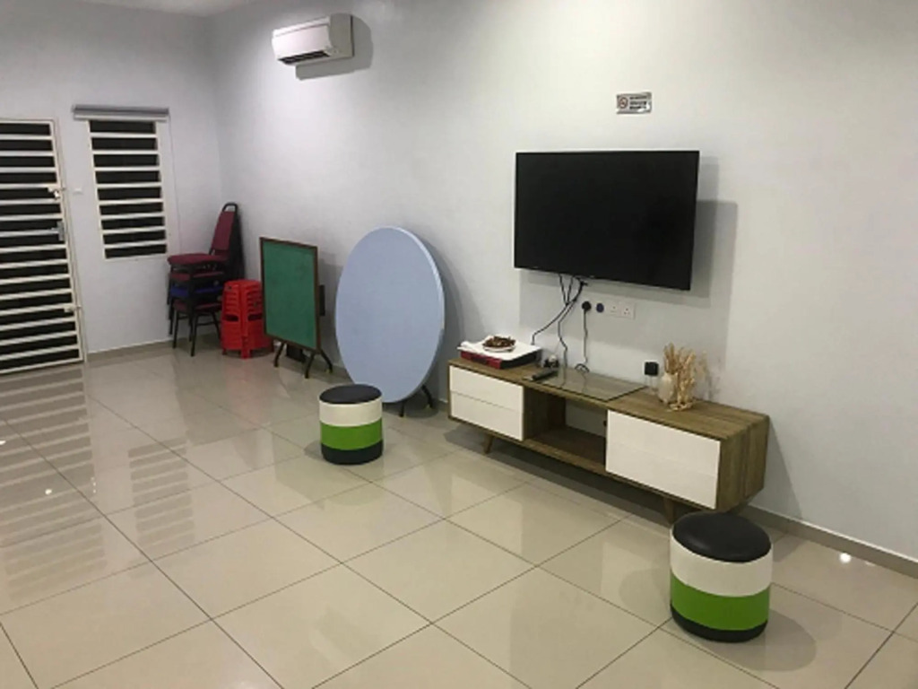 Ipoh Meru 20 pax Corner House