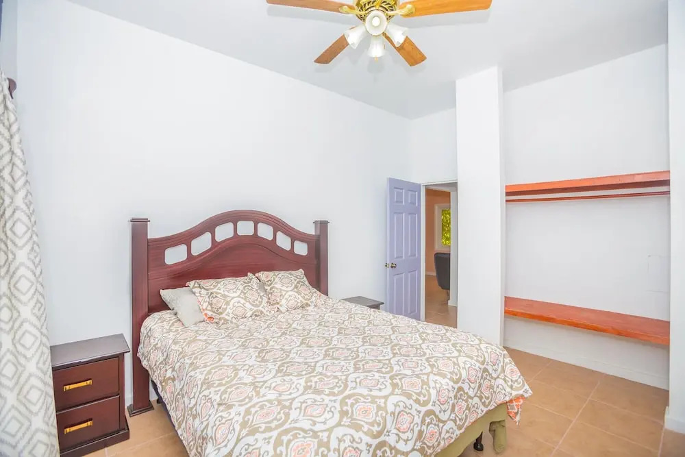 Rivera's Beach House - Ground Floor 1 Bedroom Apts