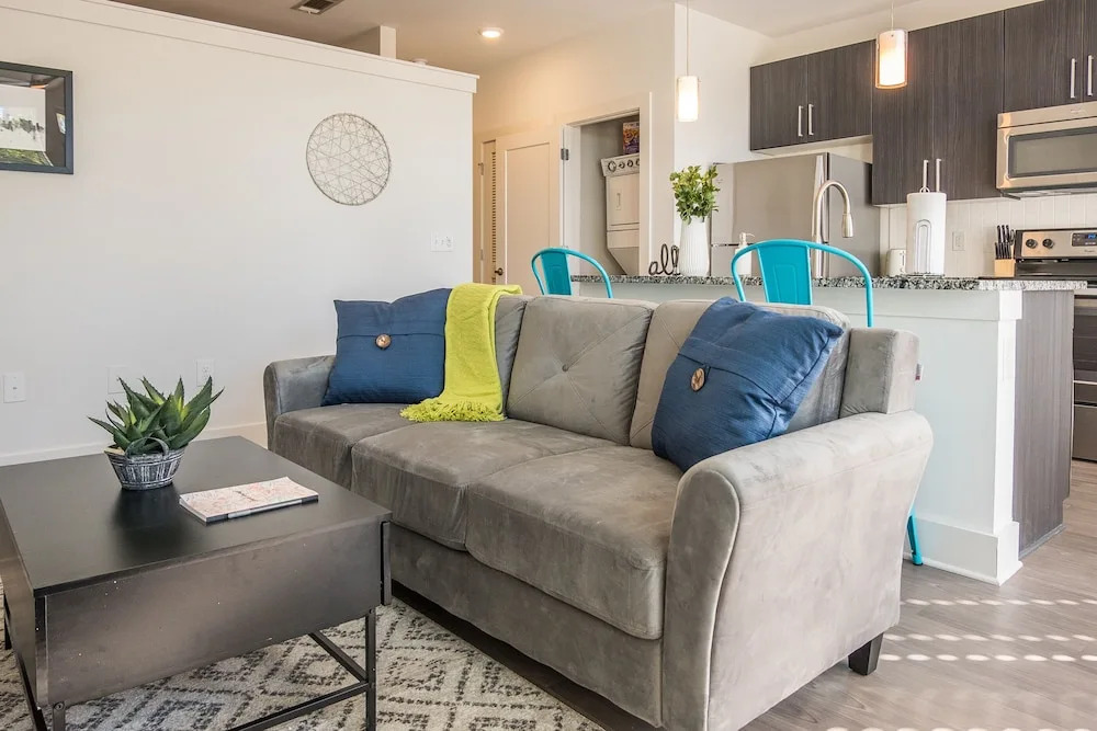 Atlantic 1 BR Apt w/ Balcony & Pool by Frontdesk
