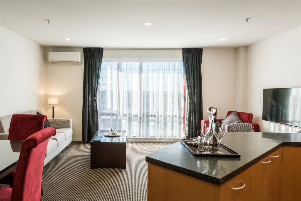 Fino Hotel & Suites