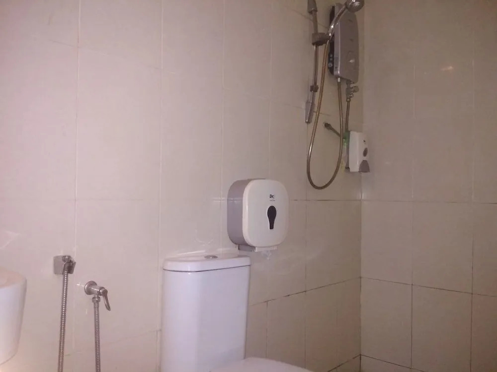 OYO 89903 MS City Hotel