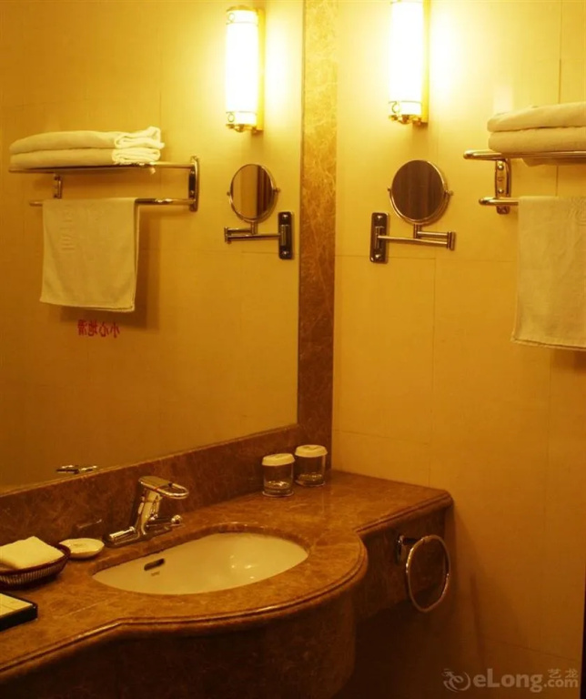 Royal Palace Hotel