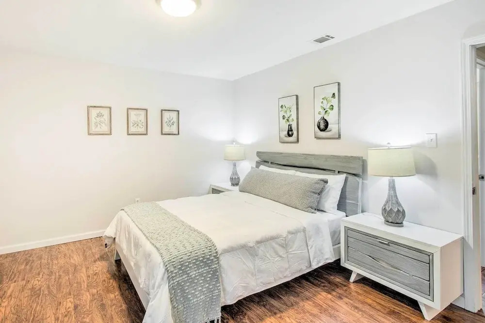 Bright Hinesville Home, 43 Mi to Savannah