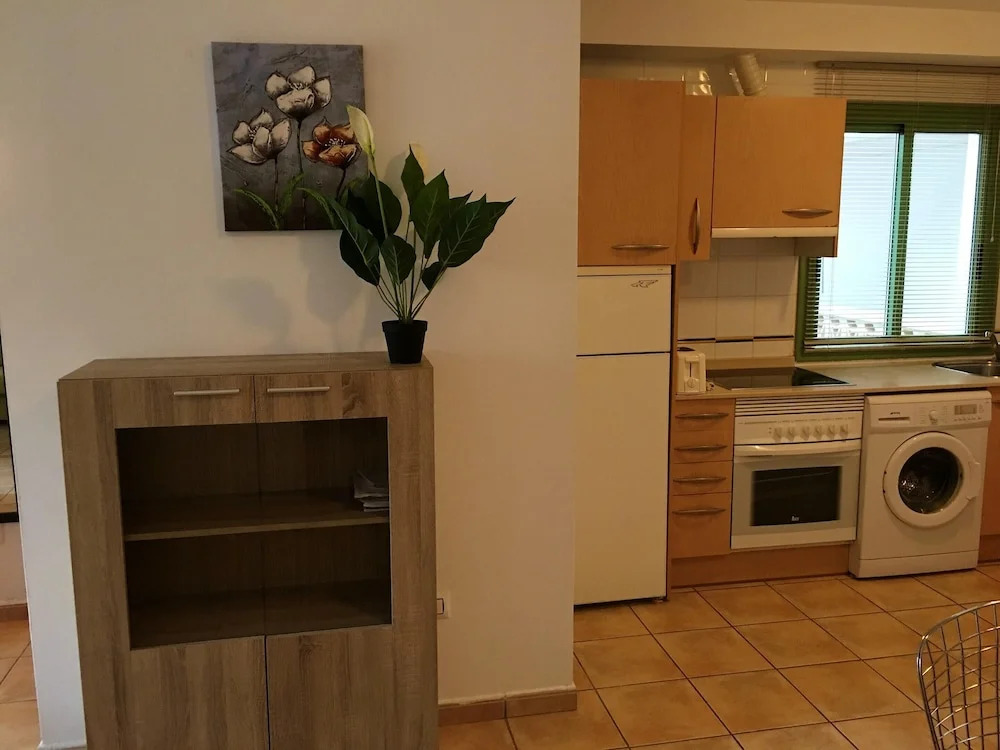 Apartment With one Bedroom in Castillo Caleta de Fuste, With Wonderful Mountain View, Shared Pool and Enclosed Garden
