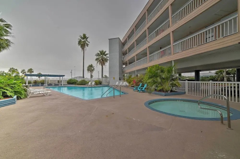Updated Front Beach Condo w/ Resort Amenities!