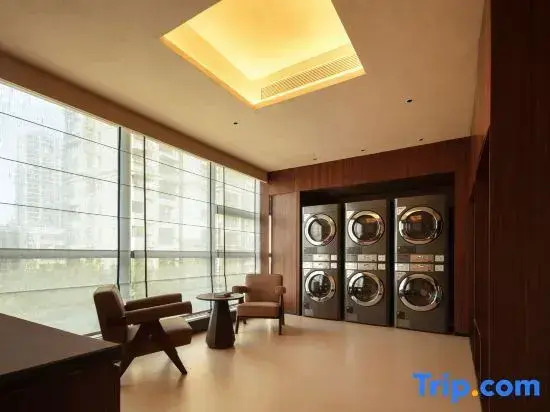 Atour Hotel Wenzhou South Station Yintai Department jianye Store