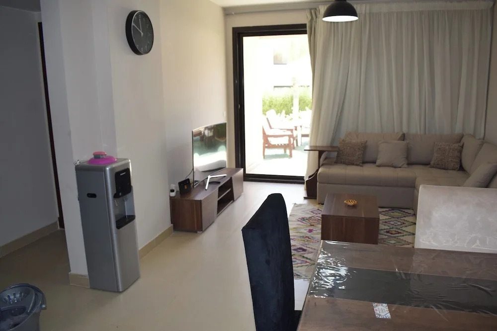 Whispering Waters, Two Bedroom With a Garden, Azha