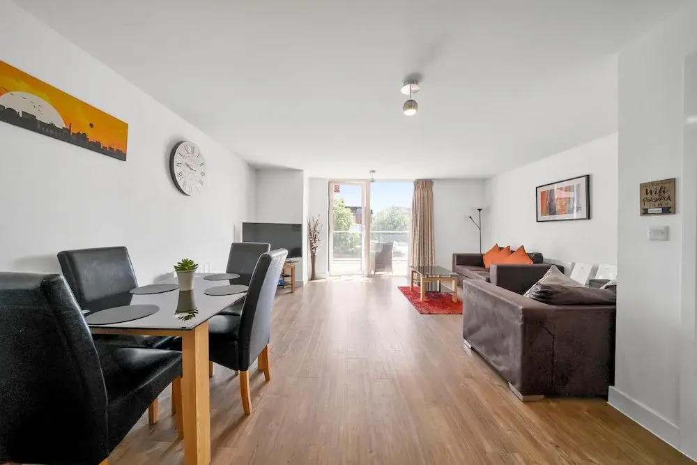 Kennet House Superior Serviced Apartment