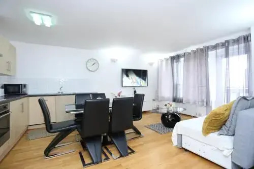 Gorgeous 2 Bathroom Woolwich