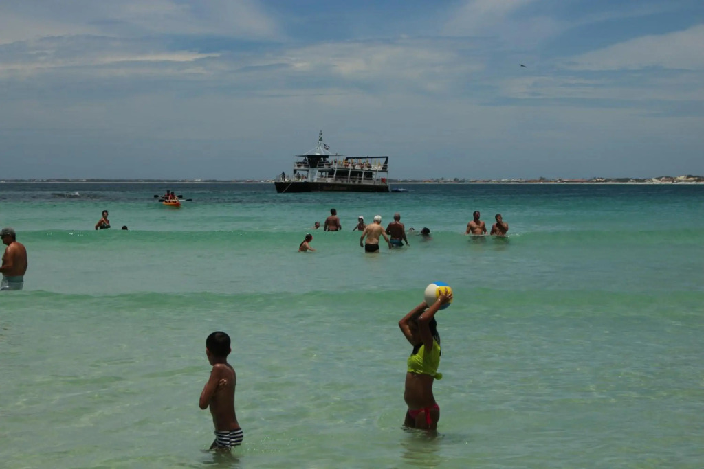 Apto confortável de 3 quartos-Cabo Frio