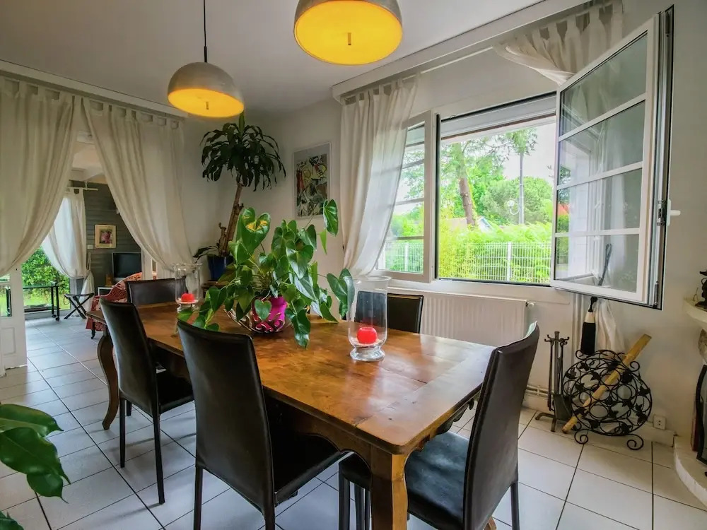 Stylishly Furnished House With Garden 7-minute Walk From the Beach