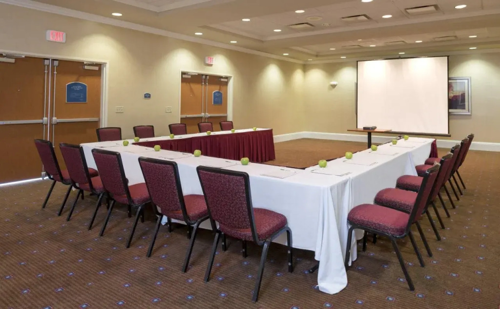 Holiday Inn Aurora North - Naperville by IHG