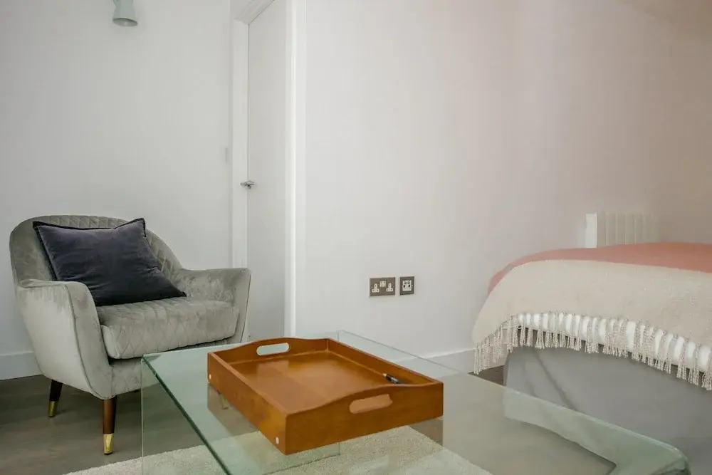 Modern 2 Bedroom Flat In Greenwich