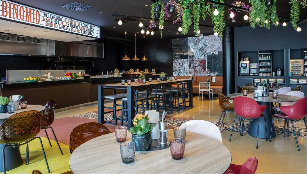 Отель Novotel Barcelona Cornella