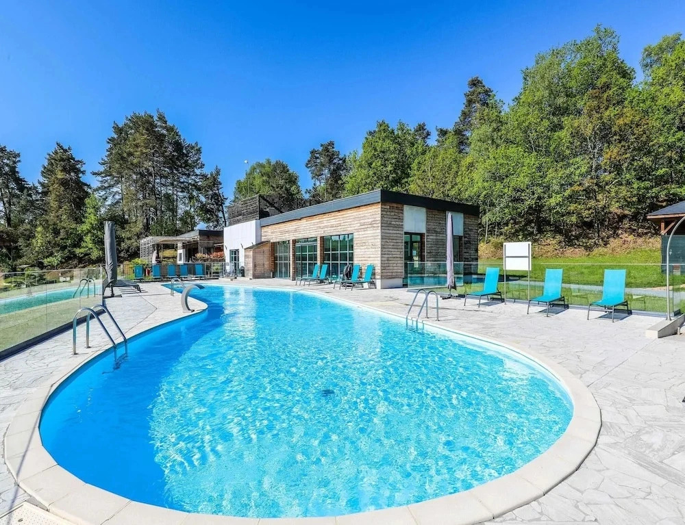 6-person Wooden Chalet in Correze