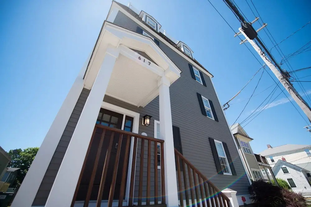 The Newport Lofts - 617 Thames Street