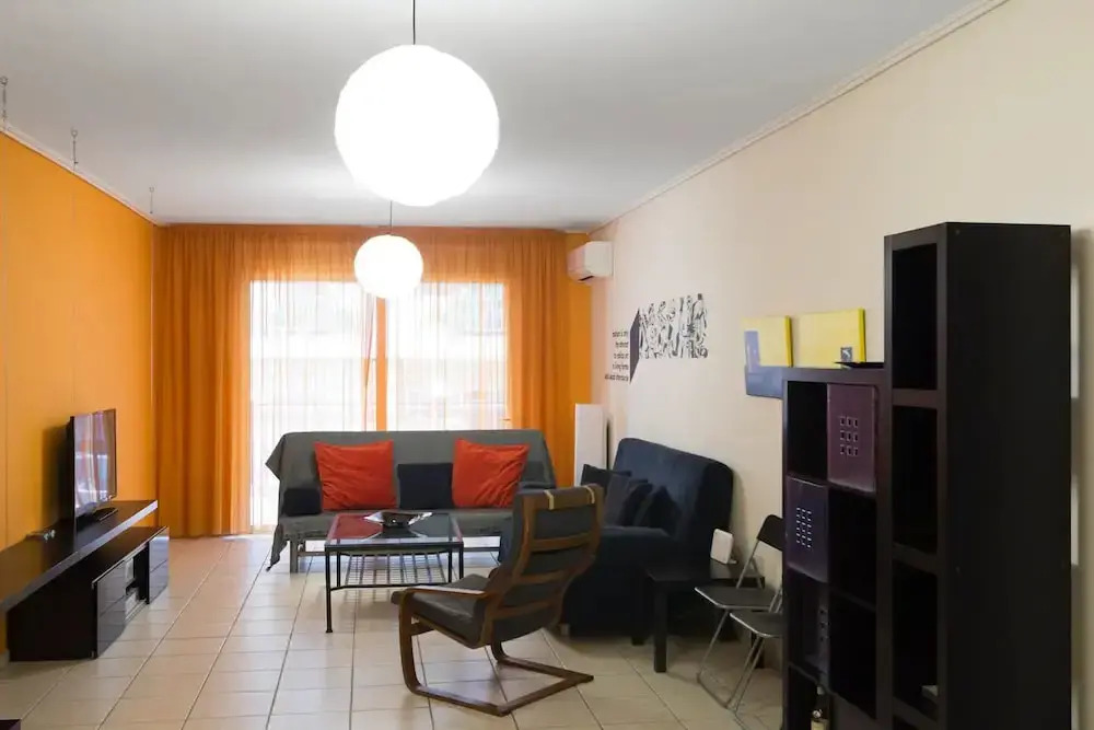 Spacious 2 Bedroom Apartment In Thessio