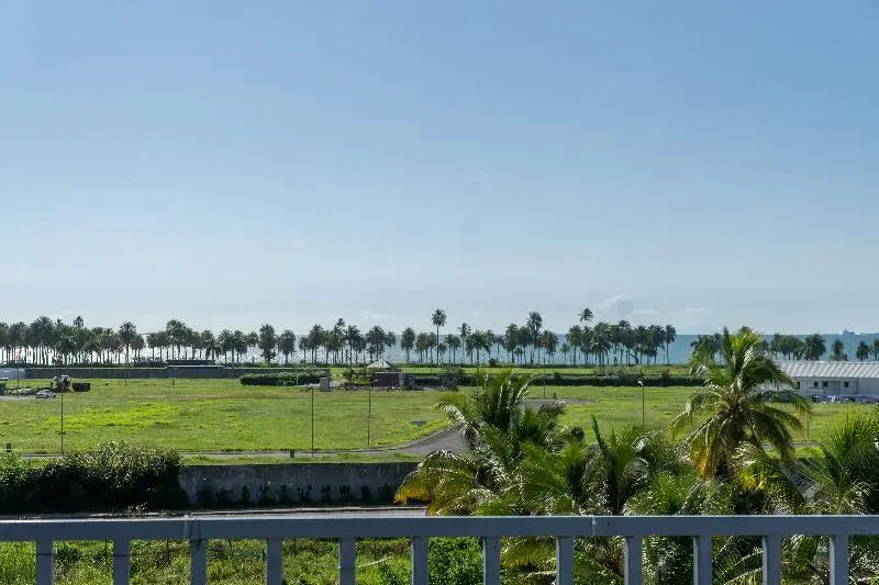 Ocean Breeze Apartment Hotel