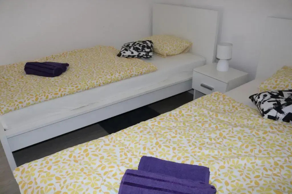 Apartment F6