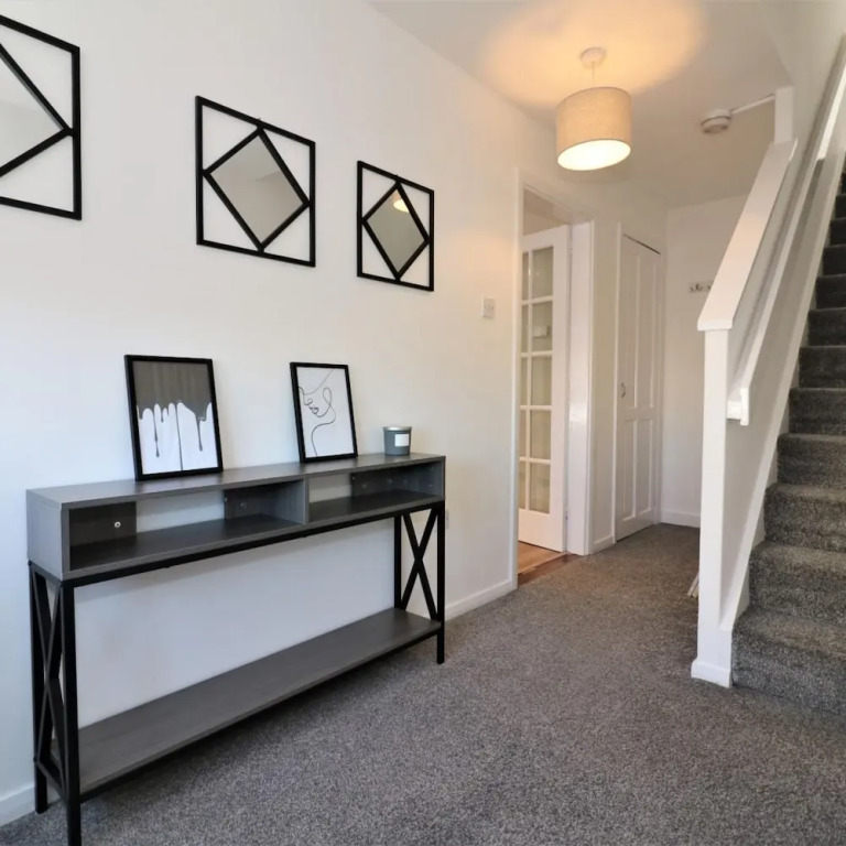 Honeywell House - Airdrie