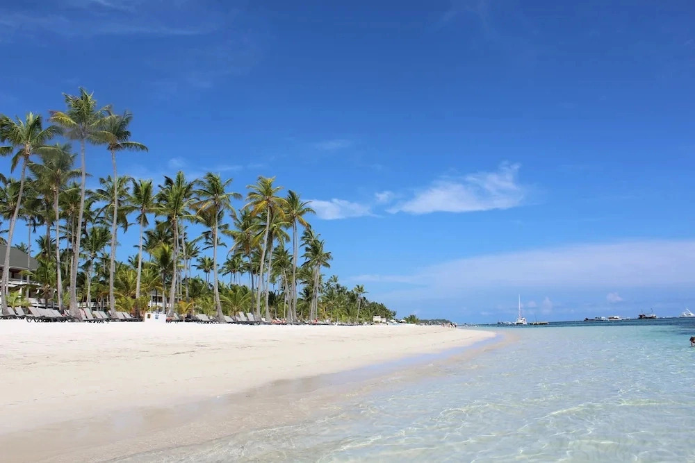Elegant Pool-view Apartment Near Punta Cana Beach