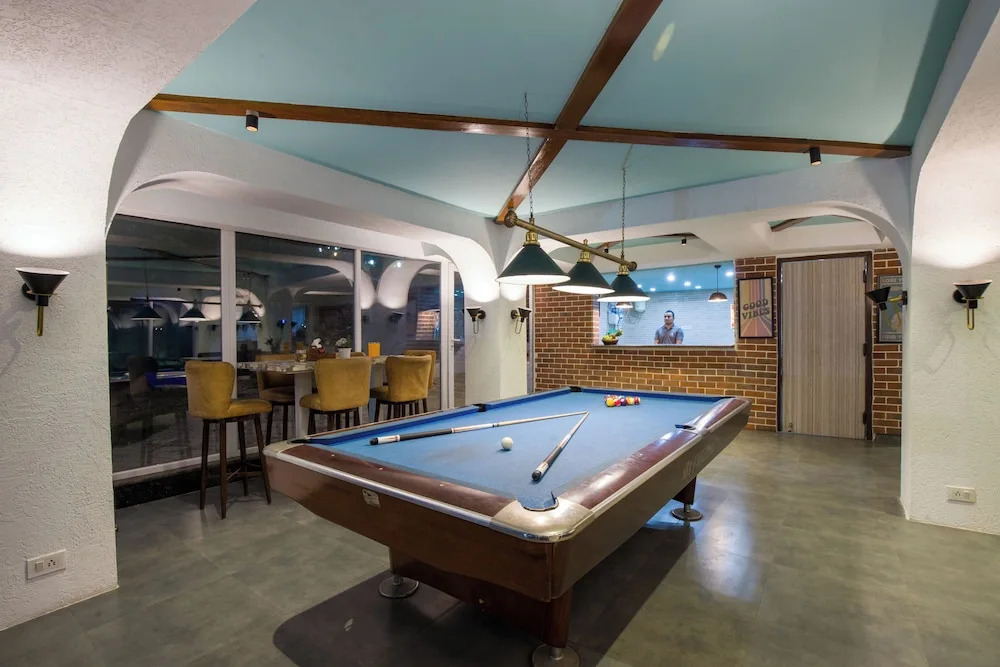 Alaya Stays Live Life 2BHK Apartment