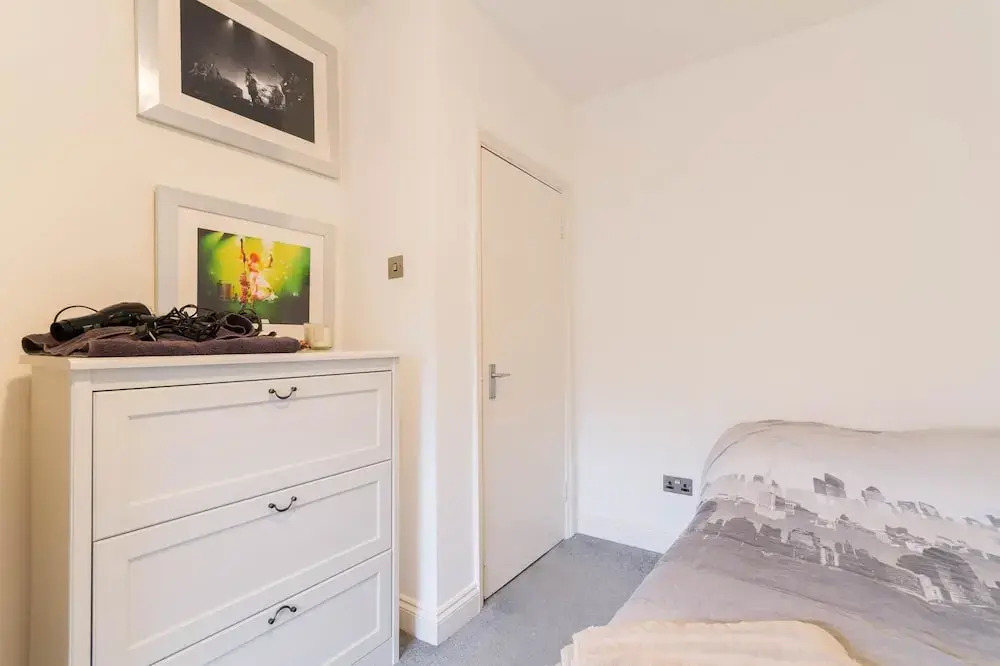 Fantastic 3BD Flat Bethnal Green London Zone 2!