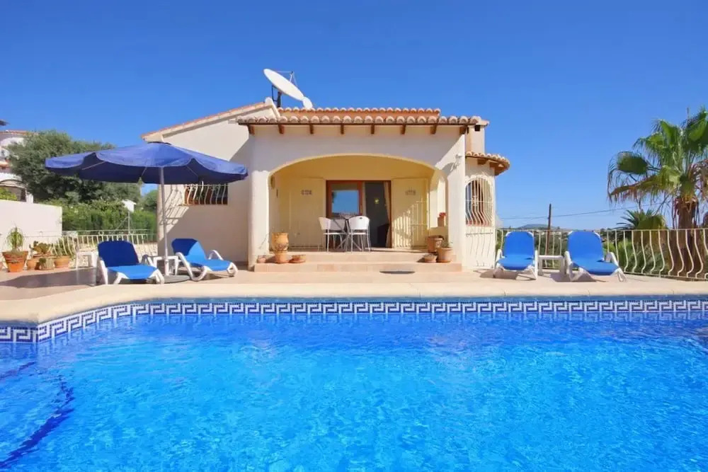 Villa - 2 Bedrooms with Pool and WiFi - 106433
