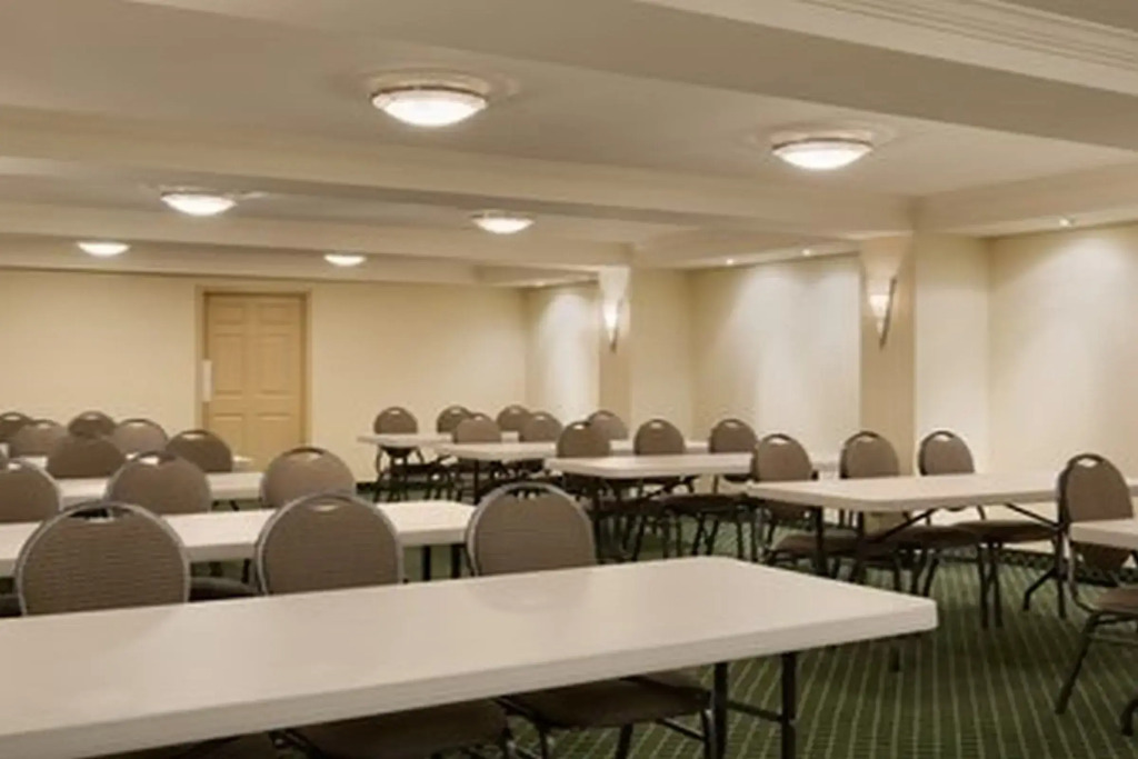 Days Inn by Wyndham Toronto East Beaches