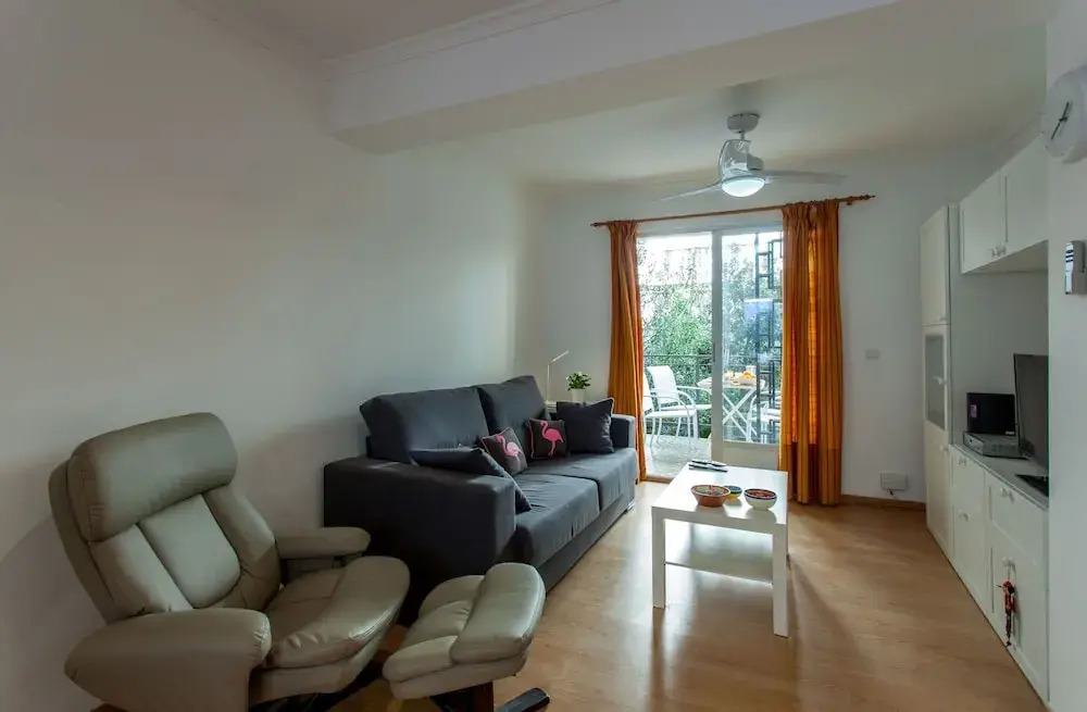 Apartment in the old town with terrace