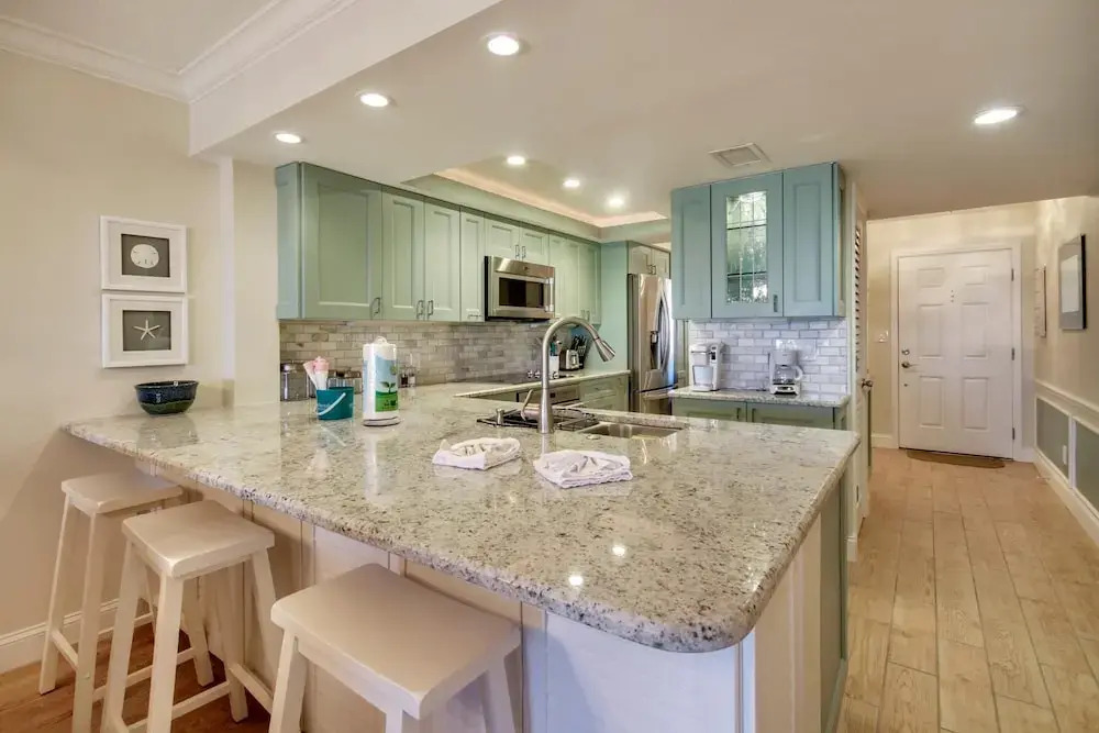 Land's End 404 Building 10 Gorgeous Updates / Beachfront!