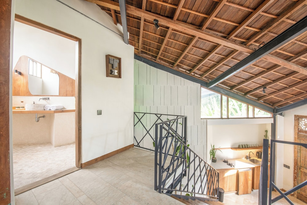 Designer 2-BR Villa Pool, 800m to Canggu Beach