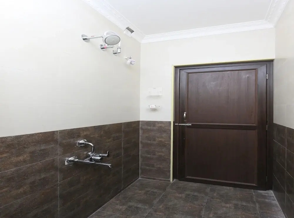 OYO 13006 Arumbakkam Inn