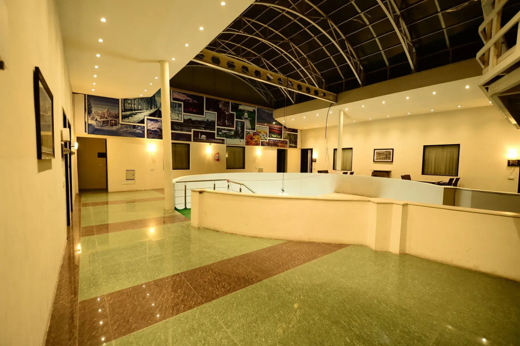 Hotel Aksa Srinagar
