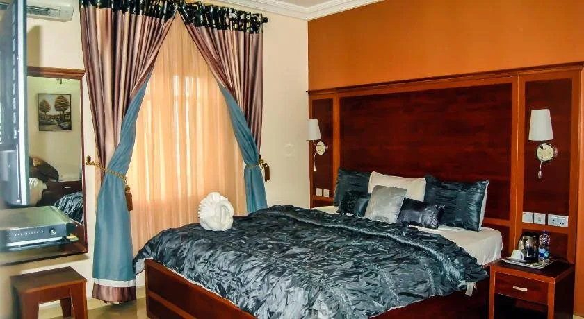 Royal Jatoz Hotels