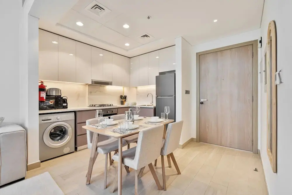 PVH - Chic 1BR - Azizi Riviera 37