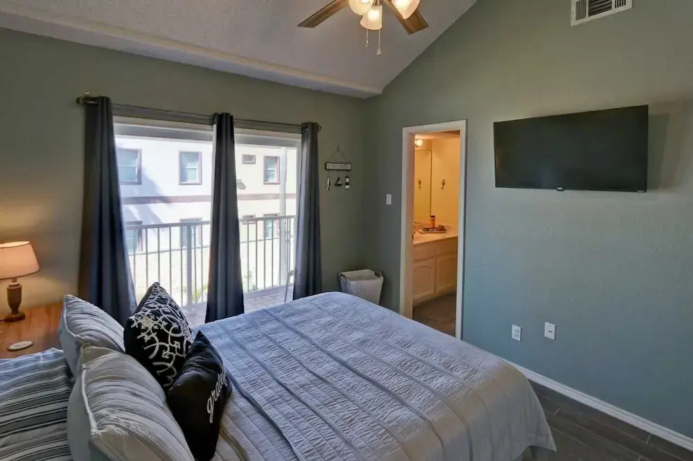 Dolphin 23 2 Bedroom Condo by RedAwning