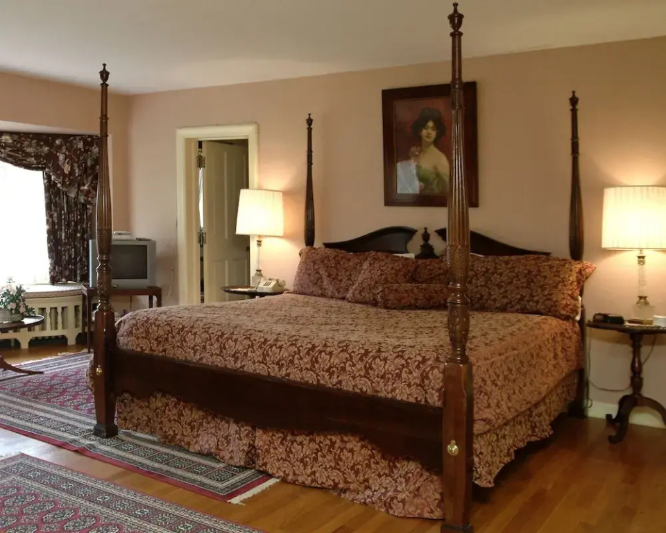 Montague Inn Bed & Breakfast