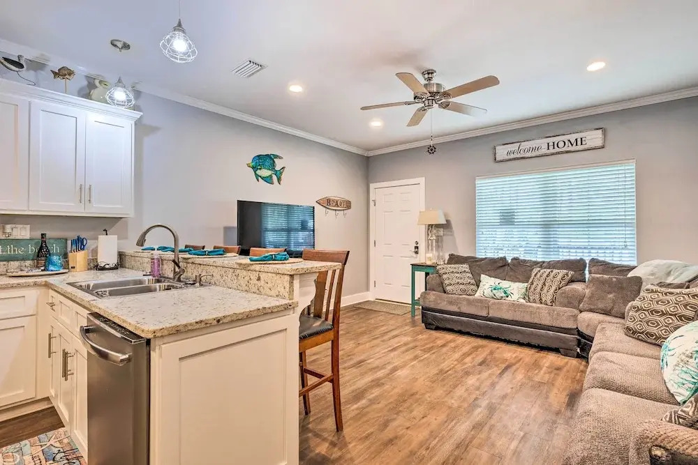 Dauphin Island Retreat: 2 Blocks to Beach!