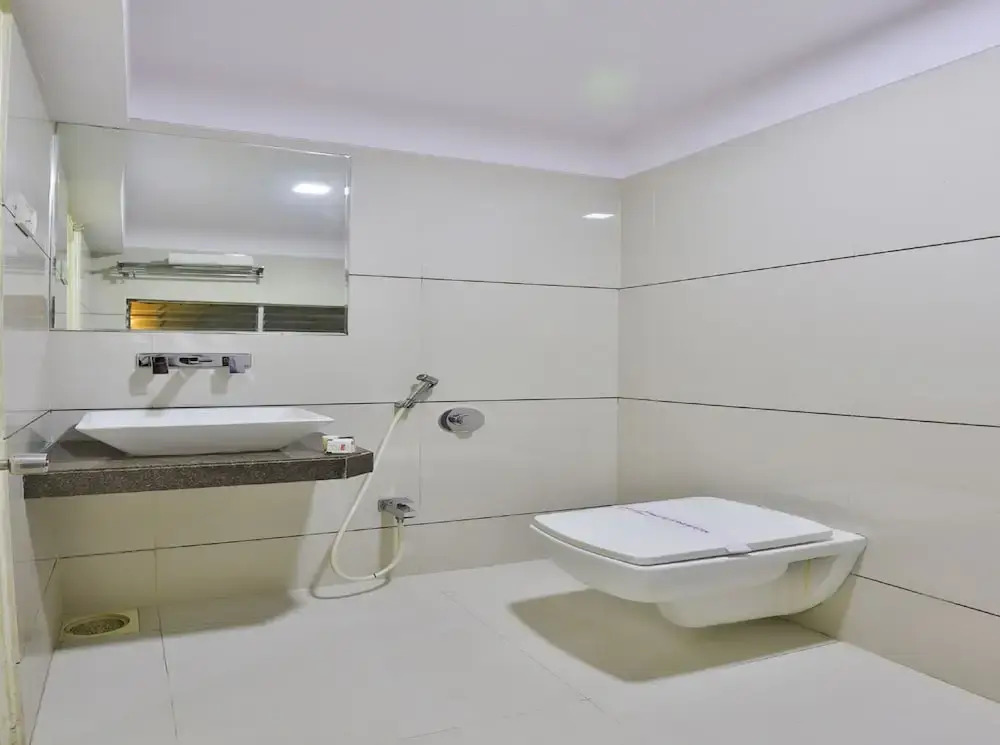 OYO 17117 Hotel Rainbow