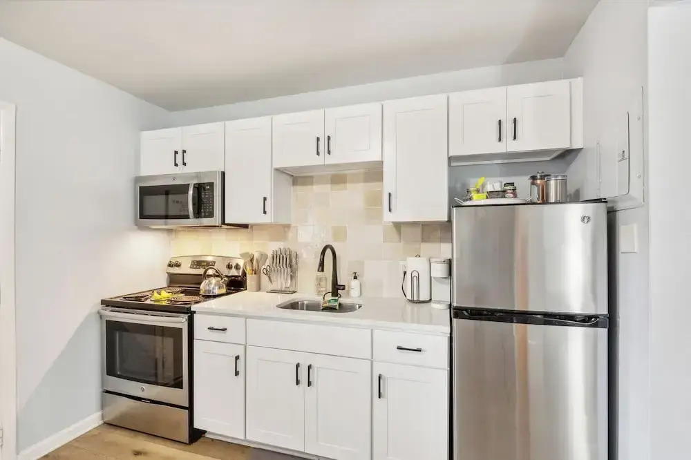 Trendy Studio for 4 w/ Community Pool!