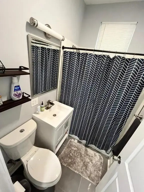 Lovely Logan Square 2-Bedroom in Chicago